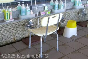 男性用大浴場　シャワーチェア