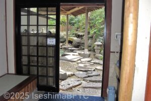 男性用露天風呂　露天への出口