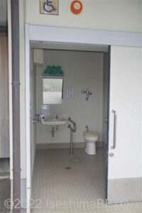 いざわのみや車いす対応トイレ入口