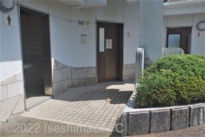 木場公園車いす対応トイレ外観