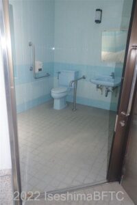木場公園車いす対応トイレ入口