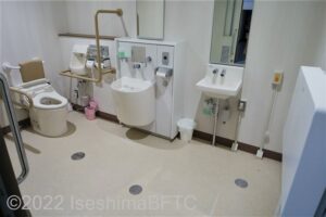 阿児アリーナ　オーシャンホール車いす対応トイレ内部