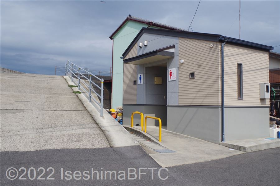 あのり　浦の浜公衆トイレ外観