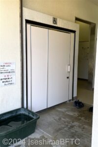 次郎六郎海水浴場車いす対応トイレ外観
