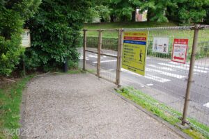 その先の横断歩道のようす。
