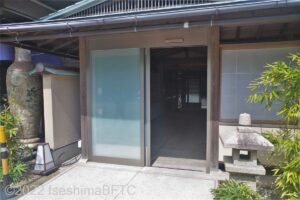 バリアフリー入口の自動ドア