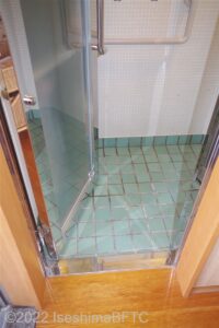 904号室　シャワールーム入口