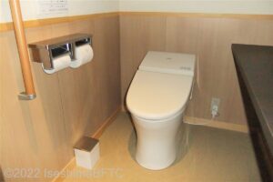 204号室　便器まわりのようす