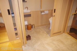 602号室　トイレ入口