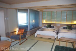 605号室　ベッド方向を見る