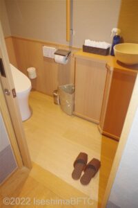 701号室　トイレ入口