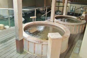 女性用大浴場　露天風呂（丸型浴槽）