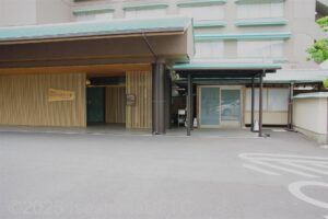 建物入口