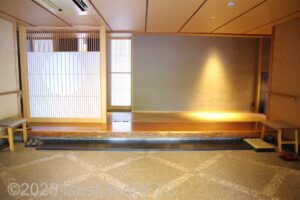 正面入口の上がりかまち