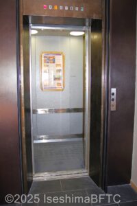 エレベーター1　外観