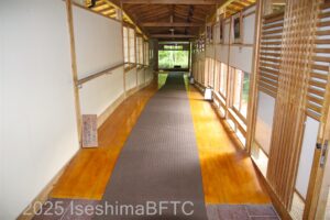 大浴場棟への渡り廊下途中1
