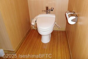 男性用大浴場　脱衣所トイレ