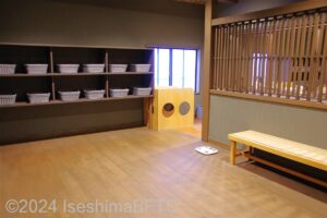 「くのいちの湯」脱衣所