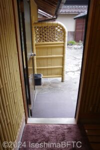 「半蔵の湯」露天風呂への入口