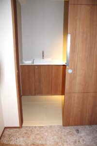 オーシャンビュースイート・クラブ　トイレ入口