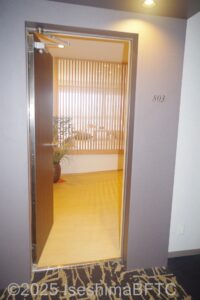 803号室（バリアフリールーム）入口