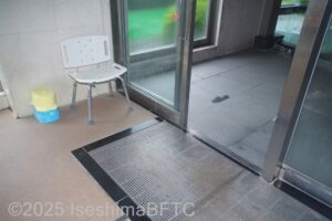 男性用大浴場　浴室入口