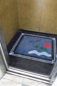 エレベーター1　内部