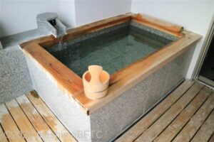 特別室222号室　露天風呂浴槽