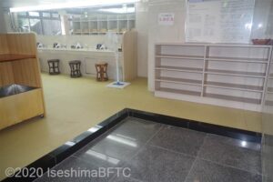 男性用の上がりかまち段差