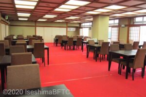 4階中宴会場　テーブルでの利用のようす