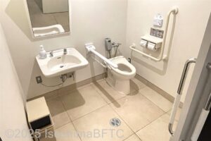 のぞみ館7階車いす対応トイレ内部