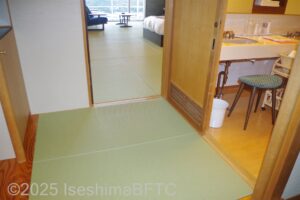 天空フロア客室　室内への通路