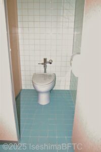 「みぎわの湯」男性用大浴場　トイレ個室