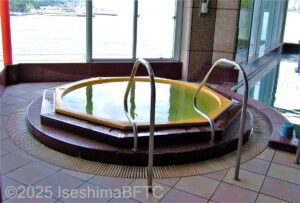 「みぎわの湯」女性用大浴場　ジャグジー浴槽