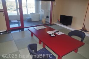 海側絶景展望風呂付き客室　室内のようす