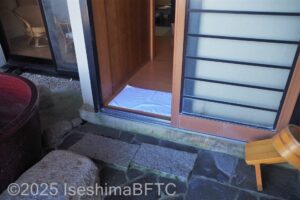 海側露天風呂付き客室　露天風呂入口
