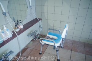 男性用大浴場　シャワーチェア