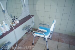 男性用大浴場　シャワーチェア