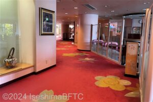 南館エレベーター2から、きしゅん亭への通路5　きしゅん亭の通路を通る