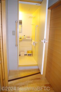 洋室ツイン（515号室）　洗面・トイレ入口