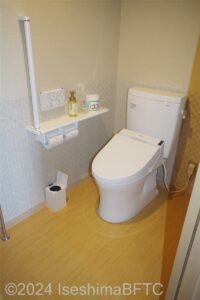 露天風呂付き和洋室　トイレ内部