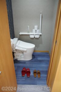 嬉春亭女性用大浴場　脱衣所トイレ