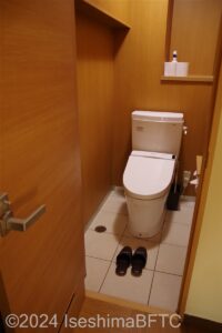 南館男性用大浴場　脱衣所トイレ