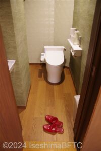 南館女性用大浴場　脱衣所トイレ
