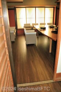 個室食事処「山吹」室内入口