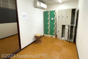 岩盤浴　女性用更衣室