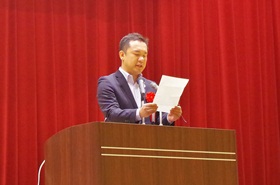 日本一のバリアフリー観光県推進宣言を表明する鈴木知事