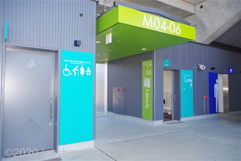 三重県営陸上競技場　M04〜06入口右横、車いす対応トイレ