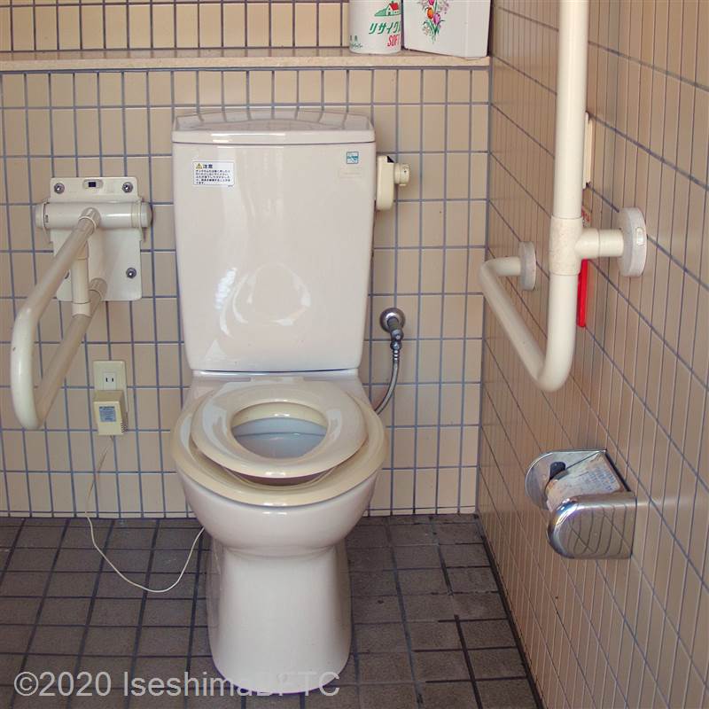 樋ノ山車いす対応トイレ